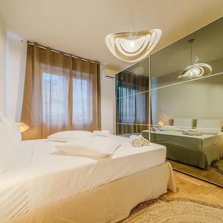 Monica Flat - Metro Lodi Tibb & Wi-fi شقة *